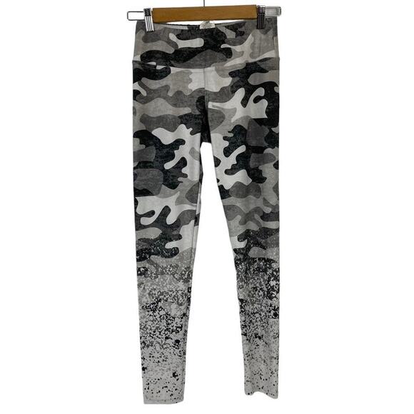 NWOT Altar Ego Camo Fade Black Athletic Yoga Leggins Size Small - Picture 3 of 16